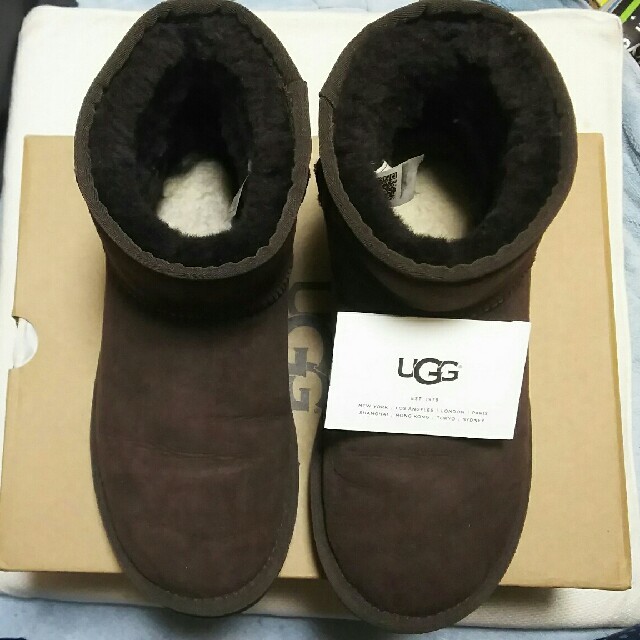 UGG(アグ)のUGG クラシックミニ 2 チョコレート 7 レディースの靴/シューズ(ブーツ)の商品写真