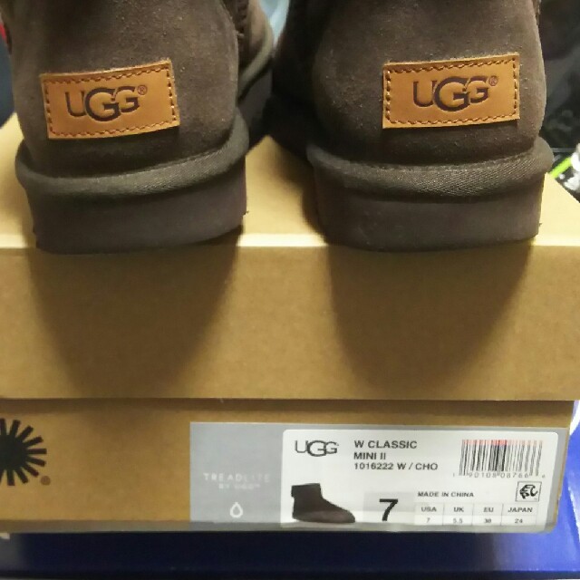 UGG(アグ)のUGG クラシックミニ 2 チョコレート 7 レディースの靴/シューズ(ブーツ)の商品写真