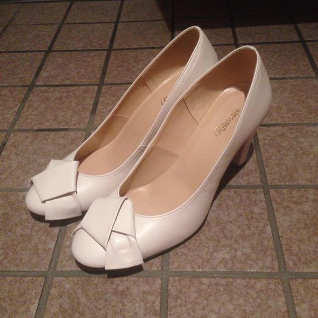銀座松屋購入❤︎白パンプス レディースの靴/シューズ(ハイヒール/パンプス)の商品写真
