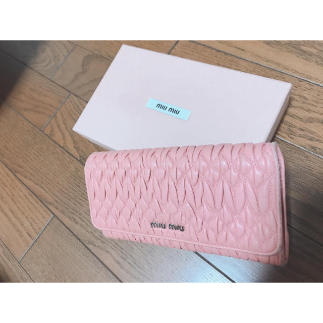 miumiu(ミュウミュウ)のmero様　お取り置き中　miumiu マテラッセ長財布 レディースのファッション小物(財布)の商品写真