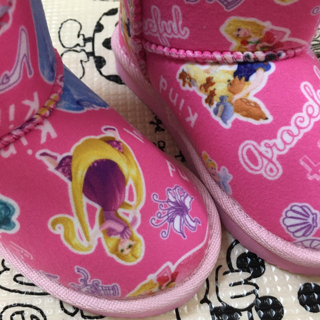 Disney(ディズニー)のディズニープリンセス　ムートンブーツ　18センチ キッズ/ベビー/マタニティのキッズ靴/シューズ(15cm~)(ブーツ)の商品写真