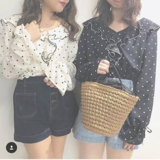 ヘザー(heather)の【美品】❤︎Heather フリル　ドット　ブラウス❤︎(シャツ/ブラウス(長袖/七分))