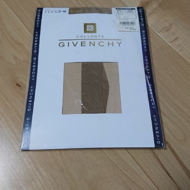 GIVENCHY(ジバンシィ)の《yuu様 専用》新品 未開封 GIVENCHY ストッキング レディースのレッグウェア(タイツ/ストッキング)の商品写真