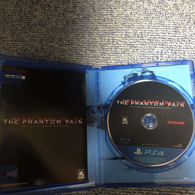 PlayStation4(プレイステーション4)のMETAL GEAR SOLID V： THE PHANTOM PAIN PS4 エンタメ/ホビーのゲームソフト/ゲーム機本体(家庭用ゲームソフト)の商品写真