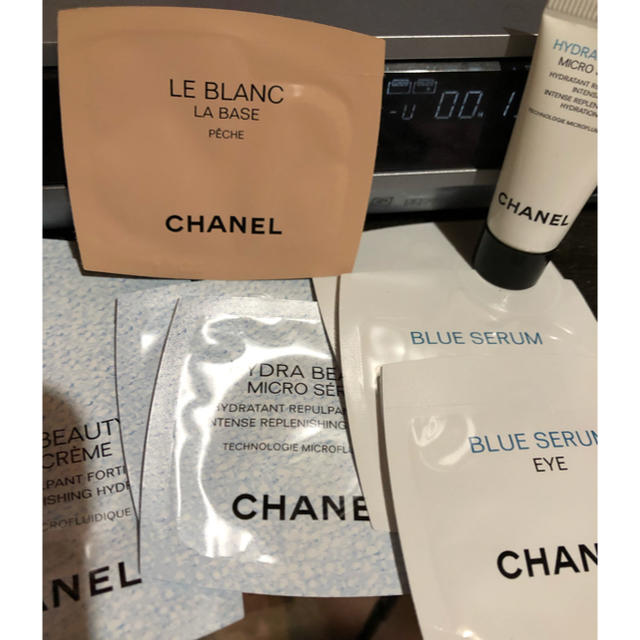 CHANEL(シャネル)のシャネル レ ベージュ ボーム ア レヴール ライト リップクリーム サンプル付 コスメ/美容のスキンケア/基礎化粧品(リップケア/リップクリーム)の商品写真