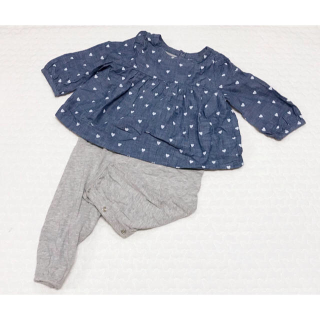 babyGAP(ベビーギャップ)のぱんだ様★babygap☆デニム×スウェット生地70cm キッズ/ベビー/マタニティのベビー服(~85cm)(ロンパース)の商品写真