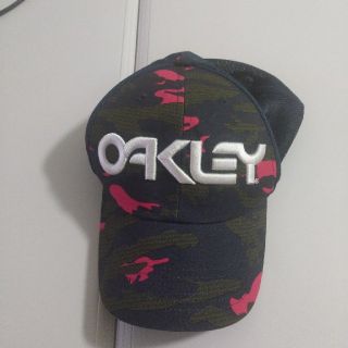 オークリー(Oakley)のOAKLEY　オークリー　帽子(キャップ)