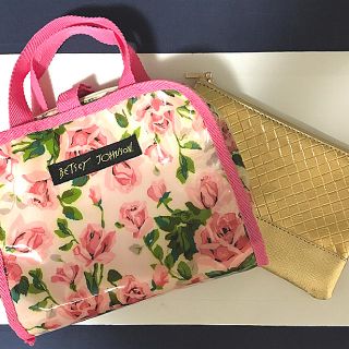 ベッツィジョンソン(BETSEY JOHNSON)の◆BETSEY JOHNSON◆ トラベルポーチ ＋ 化粧品サンプル 20点！！(ポーチ)