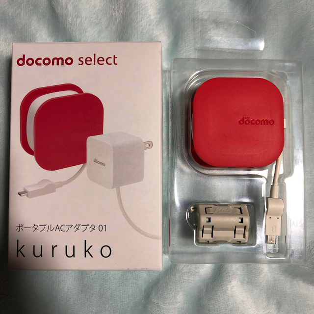 NTTdocomo(エヌティティドコモ)のドコモ 純正充電器 kuruko レッド 未使用 スマホ/家電/カメラのスマートフォン/携帯電話(バッテリー/充電器)の商品写真