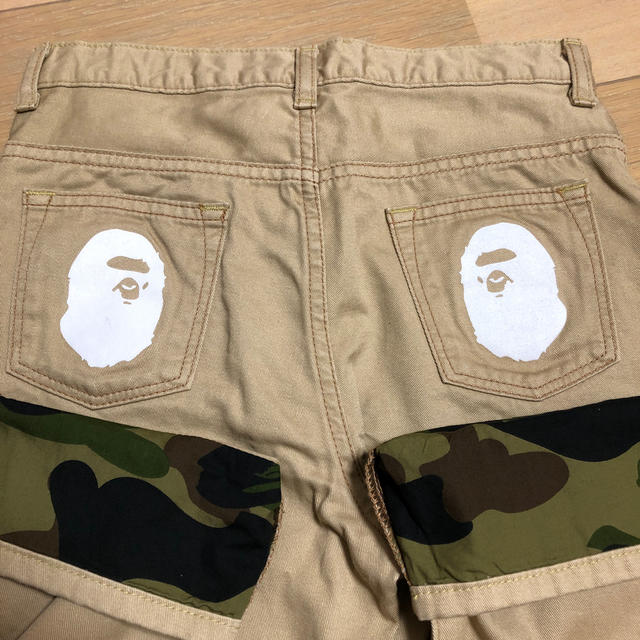 A BATHING APE(アベイシングエイプ)のBAPE KIDS パンツ 140cm ベージュ バックプリント キッズ/ベビー/マタニティのキッズ服男の子用(90cm~)(パンツ/スパッツ)の商品写真