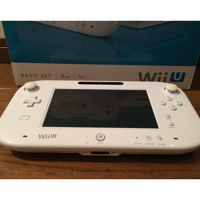 Wii U(ウィーユー)のWiiU本体＋マリオカート8 エンタメ/ホビーのゲームソフト/ゲーム機本体(家庭用ゲーム機本体)の商品写真