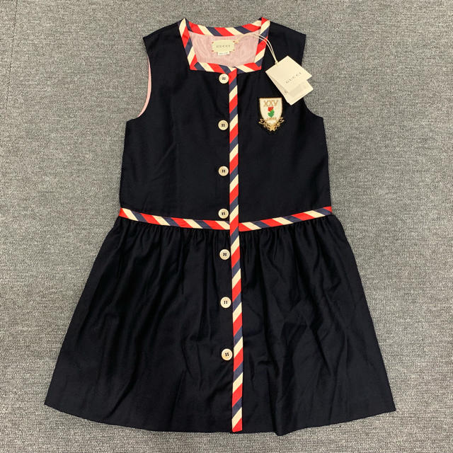 Gucci(グッチ)の【3連休限定値下げ】GUCCI 女の子 ワンピース 120〜130 キッズ/ベビー/マタニティのキッズ服女の子用(90cm~)(ワンピース)の商品写真