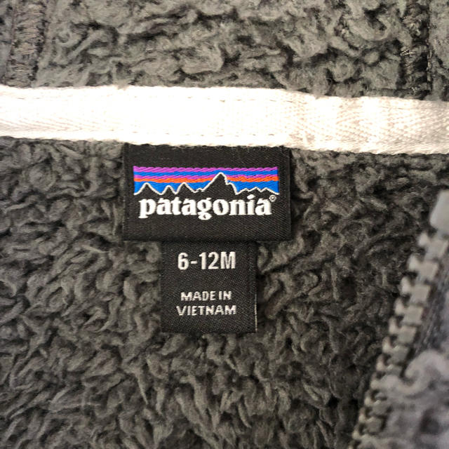 patagonia(パタゴニア)の【たいちゃんまま専用】フリース パーカー パタゴニア 6-12M 美品 キッズ/ベビー/マタニティのベビー服(~85cm)(ジャケット/コート)の商品写真