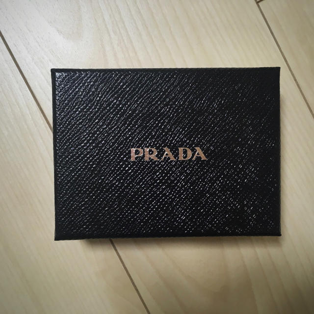 PRADA(プラダ)のPRADA プラダ カードケース 空箱 レディースのバッグ(ショップ袋)の商品写真