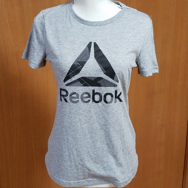 Reebok(リーボック)の新品未使用　ReebokTシャツ レディースのトップス(Tシャツ(半袖/袖なし))の商品写真