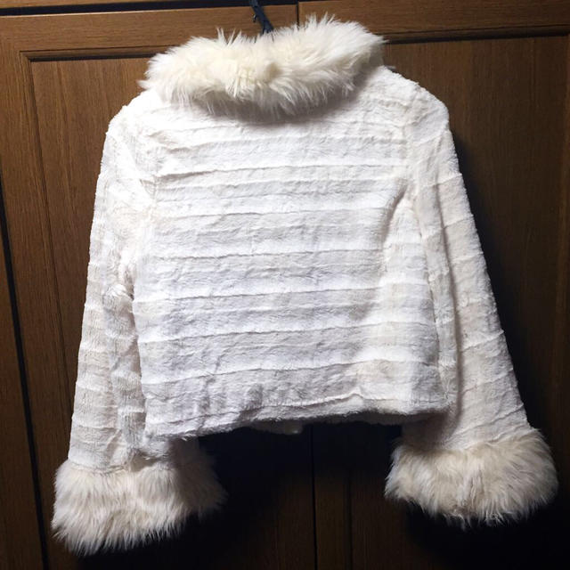 INGNI(イング)のsasa様専用 ホワイト ファーコート レディースのジャケット/アウター(毛皮/ファーコート)の商品写真