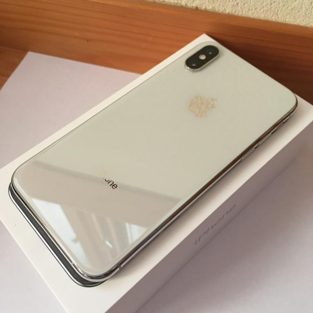 iPhone XS 64GB docomo SIMロック解除済み 美品 シルバー