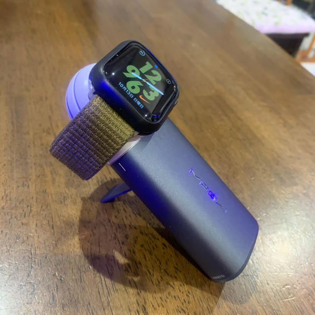 Apple Watch(アップルウォッチ)のMiPow Apple Watch,iPhone モバイル充電器 メンズの時計(腕時計(デジタル))の商品写真