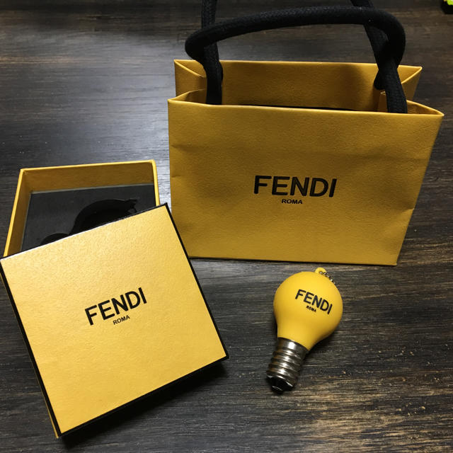 FENDI(フェンディ)のFENDI USB 【非売品】 エンタメ/ホビーのコレクション(ノベルティグッズ)の商品写真