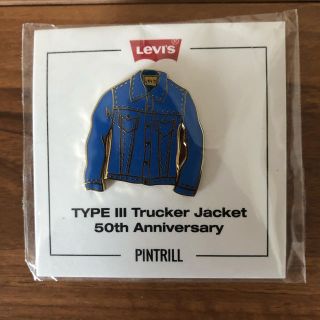 リーバイス(Levi's)のリーバイス　トラッカージャケット　サード　50周年非売品　ピンバッジ(ノベルティグッズ)