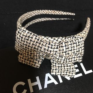 シャネル(CHANEL)のCHANEL●未使用●ツイード●ココマーク●素敵なカチューシャ(カチューシャ)