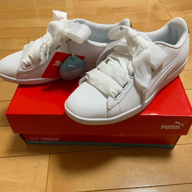 PUMA スニーカー