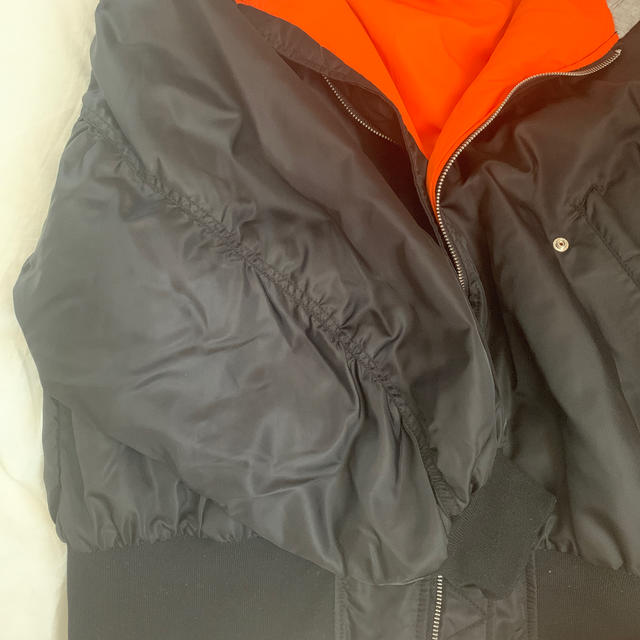 Bershka(ベルシュカ)のBershka フード付きオーバーサイズMA-1 レディースのジャケット/アウター(ブルゾン)の商品写真