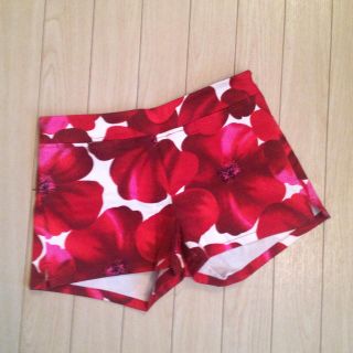 ゲス(GUESS)の花柄ショーパン♥値下げ(ショートパンツ)