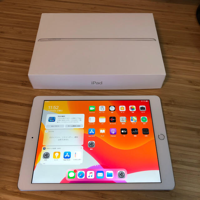 iPad (第5世代) WiFi+Cellularモデル シルバー 32GB