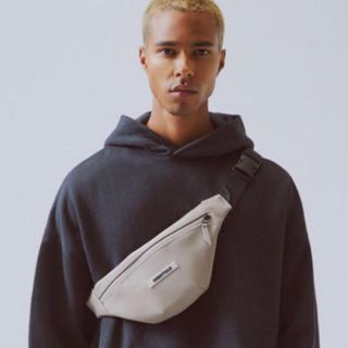 フィアオブゴッド(FEAR OF GOD)のEssentials Waterproof Sling Bag (ウエストポーチ)