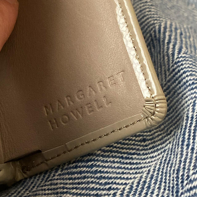 MARGARET HOWELL(マーガレットハウエル)のマーガレットハウエルエナメルミニ財布 レディースのファッション小物(財布)の商品写真