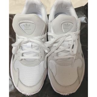 アディダス(adidas)のアディダス ファルコン(スニーカー)