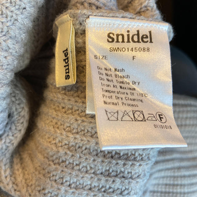 SNIDEL(スナイデル)の【snidel】袖シフォンタートルニットワンピース レディースのワンピース(ミニワンピース)の商品写真