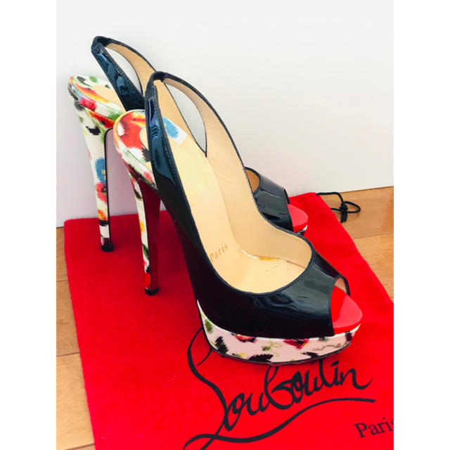 今週限定! Christian Louboutin モザイク花柄パンプス