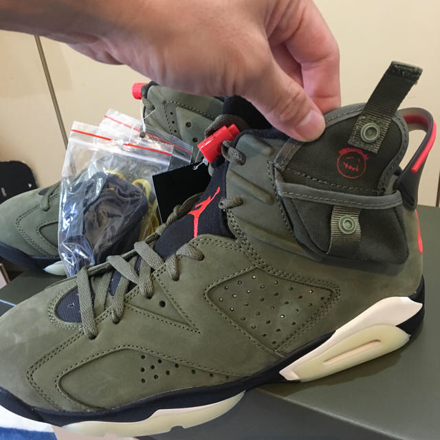 NIKE(ナイキ)のNIKE AIR JORDAN 6 TRAVIS SCOTT ジョーダン6  メンズの靴/シューズ(スニーカー)の商品写真