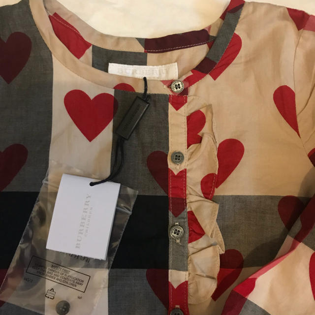 BURBERRY(バーバリー)の新品 バーバリー ハートワンピース 3y キッズ/ベビー/マタニティのキッズ服女の子用(90cm~)(ワンピース)の商品写真