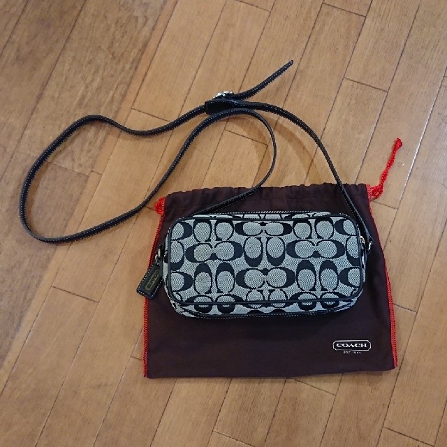 COACH(コーチ)の☆COACH シグネチャー ポシェット 美品☆ レディースのバッグ(ショルダーバッグ)の商品写真