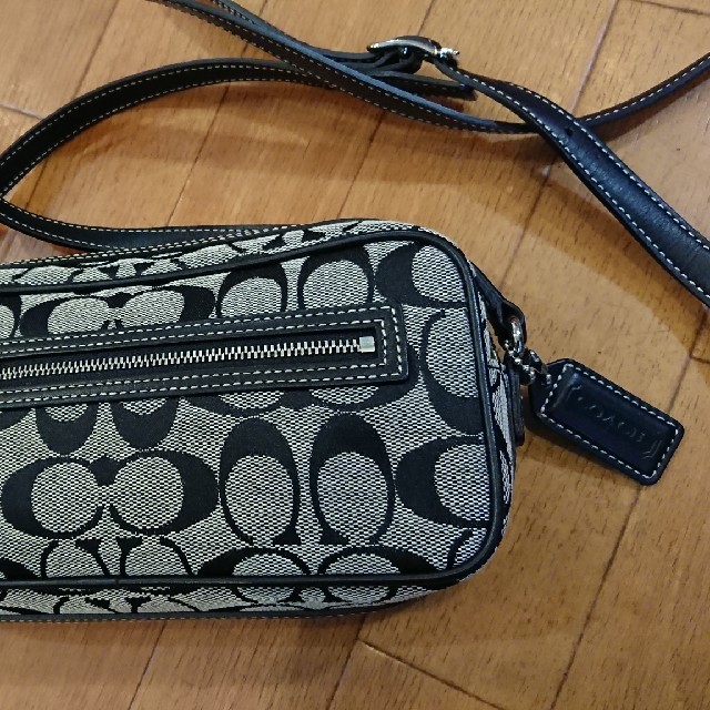 COACH(コーチ)の☆COACH シグネチャー ポシェット 美品☆ レディースのバッグ(ショルダーバッグ)の商品写真