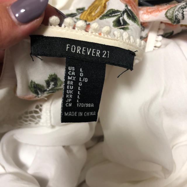 FOREVER 21(フォーエバートゥエンティーワン)の【美品】半袖カーディガン レディースのトップス(カーディガン)の商品写真