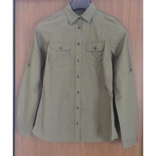 マッシモデュッティ(Massimo Dutti)のMassimo Dutti カーキ色 シャツ(シャツ/ブラウス(長袖/七分))