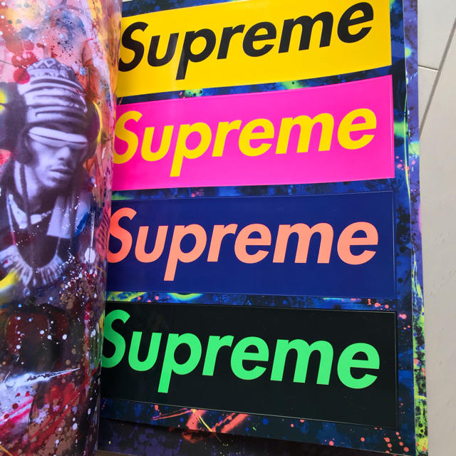 Supreme(シュプリーム)のSupreme Book vol 6 付録付き エンタメ/ホビーの雑誌(ファッション)の商品写真