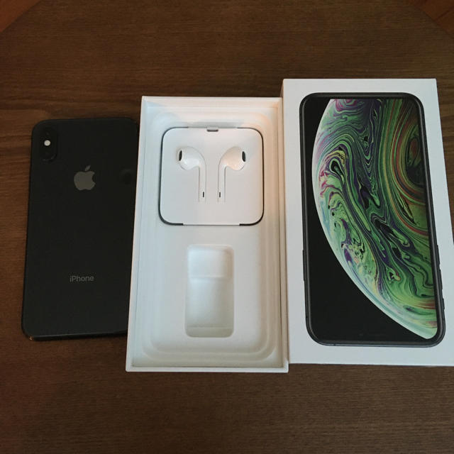iPhone Xs(256GB、SIMフリー) iPhone Xs(256GB、SIMフリー)