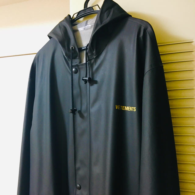 VETEMENTS rubber raincoat black 2017