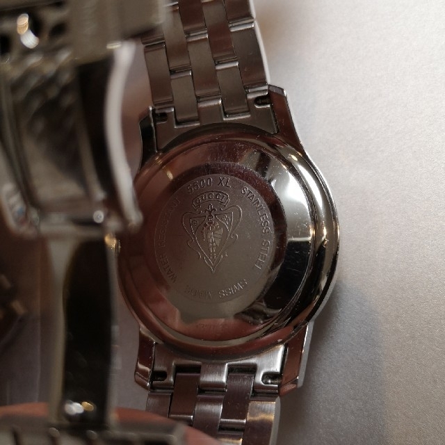 Gucci(グッチ)のグッチ Gクラス 腕時計 メンズ GUCCI YA055211

 メンズの時計(腕時計(アナログ))の商品写真