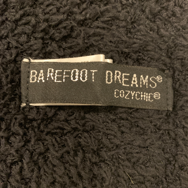BAREFOOT DREAMS(ベアフットドリームス)のベアフットドリームス ストール 黒 travelshawl 553  レディースのファッション小物(ストール/パシュミナ)の商品写真