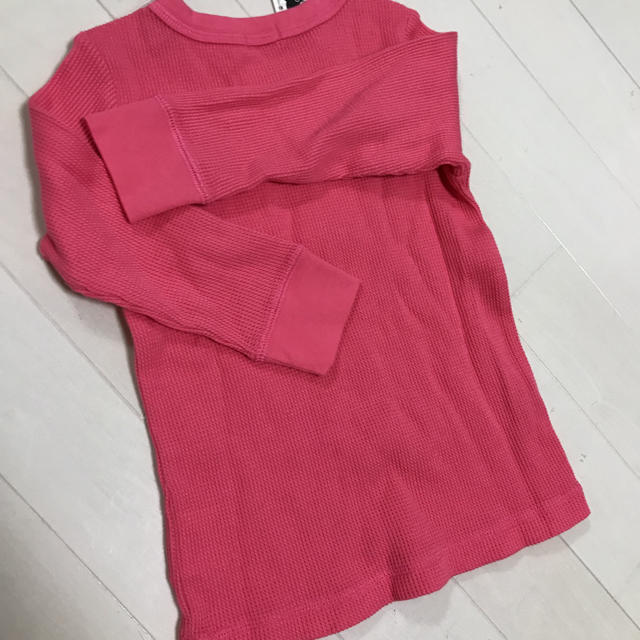 mikihouse(ミキハウス)の新品 ワッフル シャツ ロンT 90 ピンク スナップボタンあり キッズ/ベビー/マタニティのキッズ服女の子用(90cm~)(Tシャツ/カットソー)の商品写真