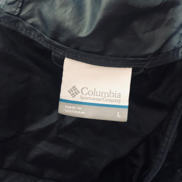 Columbia(コロンビア)の値下げしました！Columbia ジャンパー グレー Ｌ メンズのジャケット/アウター(マウンテンパーカー)の商品写真