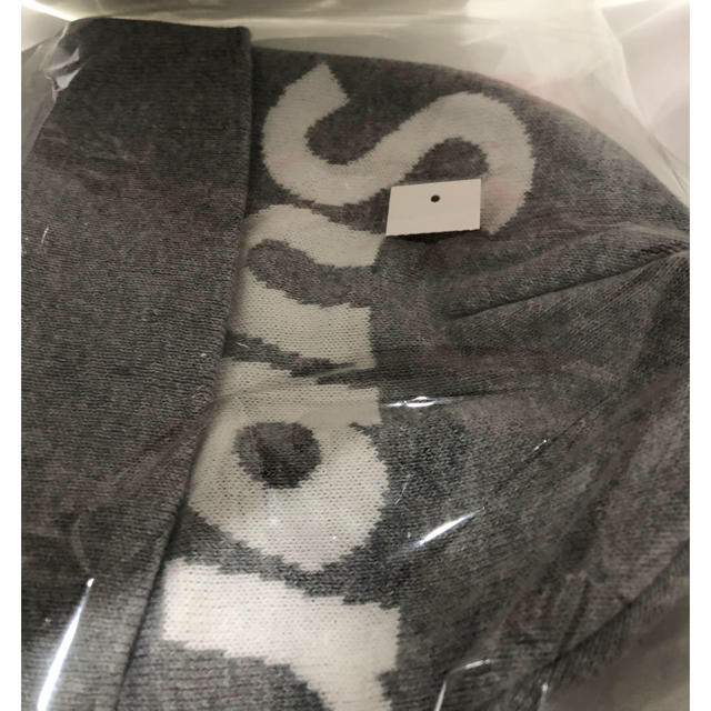 Supreme(シュプリーム)のSupreme Big Logo Beanie Gray メンズの帽子(ニット帽/ビーニー)の商品写真