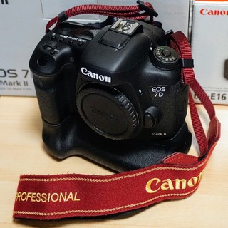 キヤノン(Canon)の【お取り置き】Canon EOS7D mark II バッテリーグリップ付(デジタル一眼)