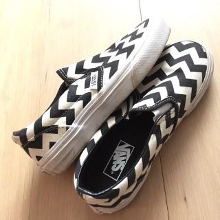 ヴァンズ(VANS)のVANSシューズ＊スリッポン＊白黒(スリッポン)